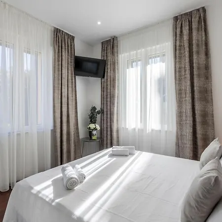 Near The Centre With A Parking Space Apartment *